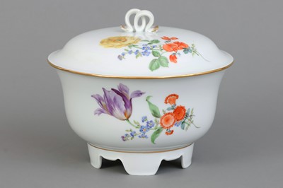 Lot 191 - MEISSEN Porzellan Deckelterrine