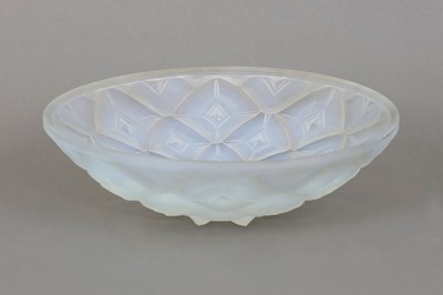 Lot 385 - Glasschale im Stile Lalique