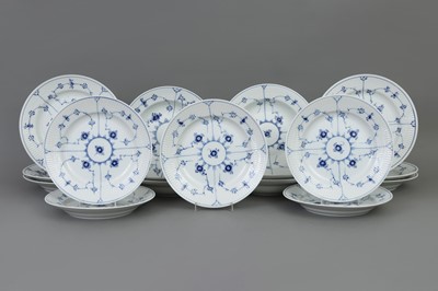 Lot 268 - ROYAL COPENHAGEN Porzellan Speise-Restservice