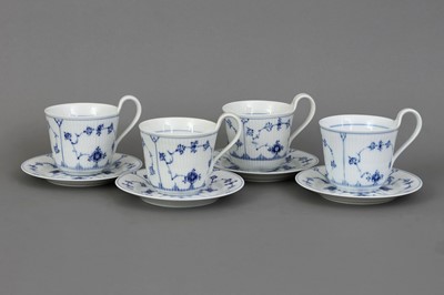 Lot 226 - 4 ROYAL COPENHAGEN Porzellan Kakaobecher