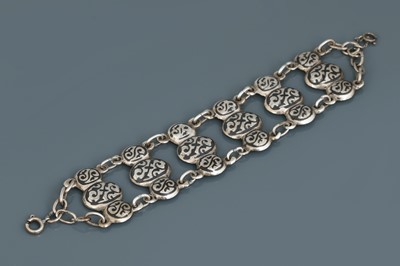 Lot 489 - Silber Armband mit Niello-Dekor