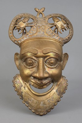 Lot 1077 - Afrikanische Bronze-Maske der Bamun, Kamerun