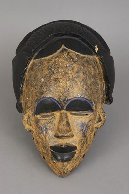 Lot 1032 - Afrikanische Tanzmaske der Makonde, Tanzania