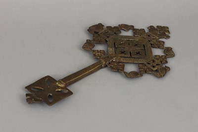 Lot 1080 - Großes koptisches Bronzekreuz