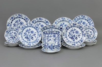 Lot 255 - MEISSEN Porzellan Speise-Restservice