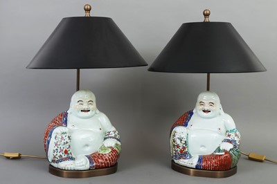 Lot 23 - Paar Tischlampen mit chinesischen Porzellanfiguren "Lachende Buddha"