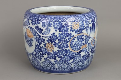 Lot 65 - Chinesisches Porzellan-Cachepot (Fishbowl)