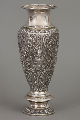 Lot 711 - Thailändische Silbervase