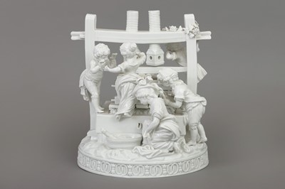 Lot 380 - Große MEISSEN Porzellanfigur "Die Weinpresse"