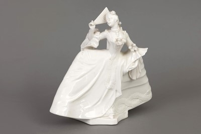 Lot 416 - NYMPHENBURG Porzellanfigur "Dame mit Reifrock und Fächer"