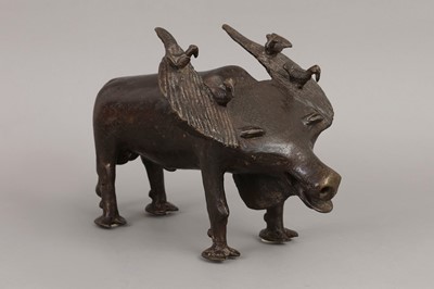 Lot 1390 - Afrikanische Bronzefigur eines Wasserbüffels