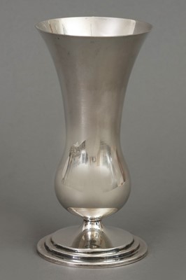 Lot 710 - WILKENS & SÖHNE (Bremen) Silber Kelchvase