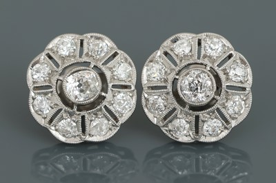 Lot 905 - Platin Ohrstecker mit Diamanten