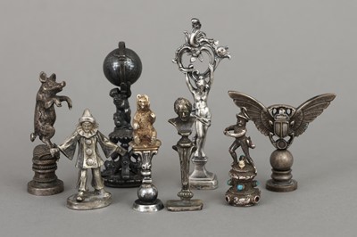 Lot 1162 - 8 Petschaften mit Figurengriffen