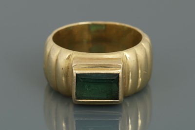 Lot 976 - VON SPRECKELSEN (Hamburg) Gold Ring mit Turmalin