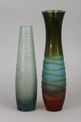 Lot 543 - 2 moderne Glasvasen