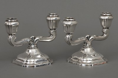 Lot 724 - JAKOB GRIMMINGER (Schwäbisch Gmünd) Paar Silber Tischleuchter