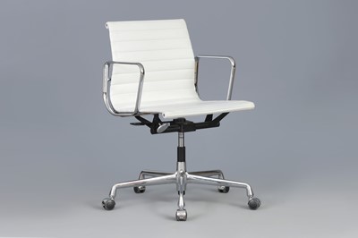 Lot 1814 - VITRA "Alu Chair EA 118" Drehstuhl