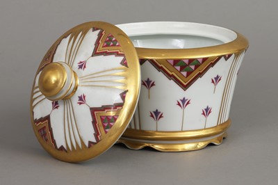 Lot 326 - ART DECO Porzellan Bonboniere