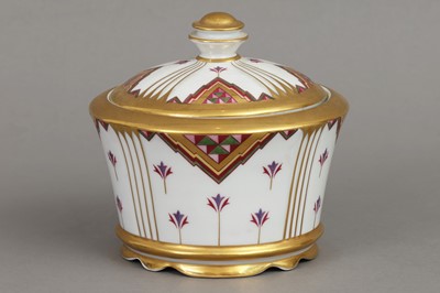 Lot 166 - ART DECO Porzellan Bonboniere