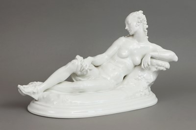 Lot 402 - KPM BERLIN Porzellanfigur "Ruhende"