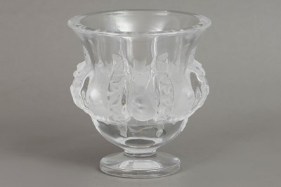 Lot 520 - LALIQUE (France) Kratervase "Dampierre"