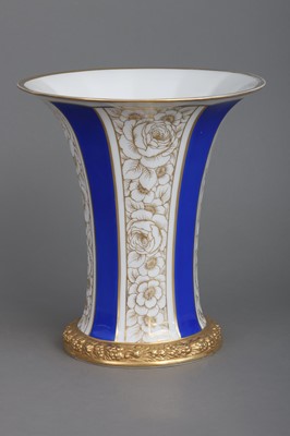 Lot 876 - ROSENTHAL Porzellanvase