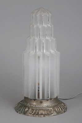 Lot 445 - Art Deco "Empire State" Tischlampe