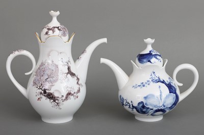 Lot 822 - 2 MEISSEN Porzellankannen