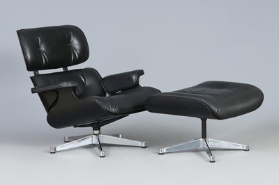 Lot 1809 - CHARLES & RAY EAMES Lounge Chair mit Ottoman