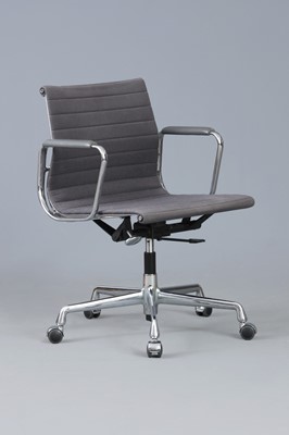 Lot 1813 - CHARLES & RAY EAMES "EA 117 Alu Chair"