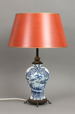 Lot 2073 - Keramik Tischlampe