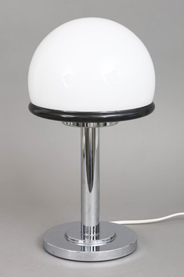 Lot 438 - Tischlampe im Bauhaus Stil