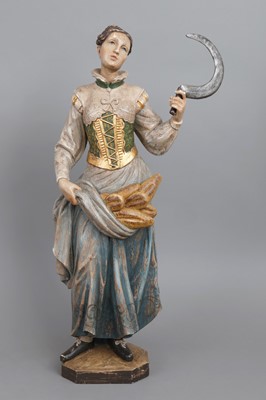 Lot 1886 - Holzschnitzfigur "Bäuerin mit Sense"