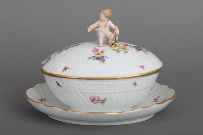 Lot 817 - MEISSEN Porzellan-Deckelterrine