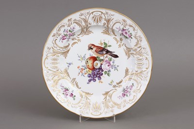 Lot 737 - MEISSEN Porzellanteller mit Frucht- und Vogeldekor