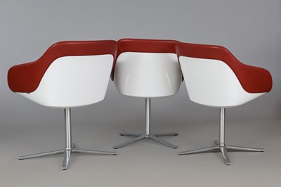 Lot 254 - 3 Walter KNOLL ¨BOB¨ Sessel