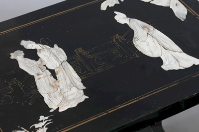 Lot 190 - Asiatischer 3-Satz Tisch