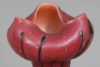 Lot 1157 - PALLME-KÖNIG & HABEL Keulenvase des Jugendstil aus himbeerrotem Glas