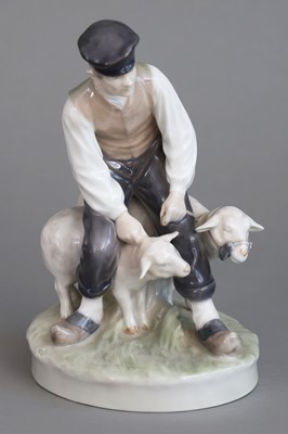 Lot 927 - ROYAL COPENHAGEN Porzellanfigur "Hirte mit zwei Lämmern"