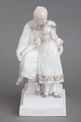 Lot 911 - ROYAL COPENHAGEN Porzellanfigur "Geschwisterliebe"