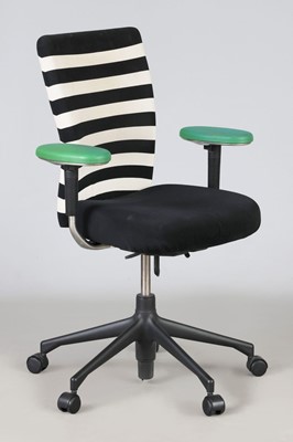 Lot 269 - VITRA "T-chair" Büro-Drehstuhl im Stile Memphis/Milano