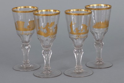 Lot 1074 - 4 Süßweingläser des 19. Jahrhunderts mit Jahreszeiten-Golddekor