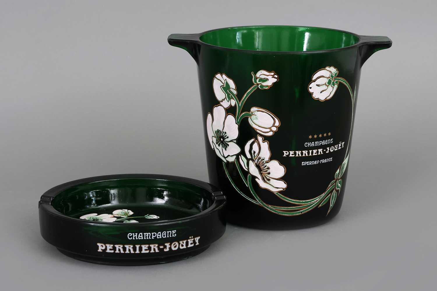 Lot 1100 - Perrier-Jouet Glas Champagnerkühler und Tischascher