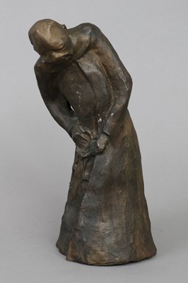 EVA DE MAIZIÈRE (1915 - 2003) Bronzefigur ¨Stehender, leicht gebückter Mönch¨ (1975)