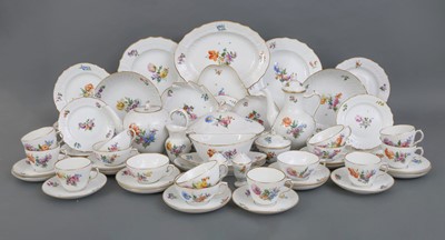 Lot 832 - ROYAL COPENHAGEN Speise- und Kaffee-/Tee Restservice