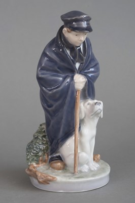 Lot 929 - ROYAL COPENHAGEN Porzellanfigur "Junger Hirte mit Hund"