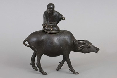 Lot 133 - Chinesische Bronze Brennergefäß "Laozi auf Wasserbüffel"