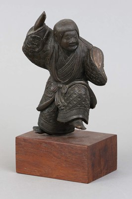 Lot 168 - Japanische Metallplastik "Tanzender Japaner im traditionellen Gewand"