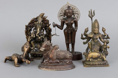 Lot 198 - 5 indische Bronzefiguren "Gottheiten"